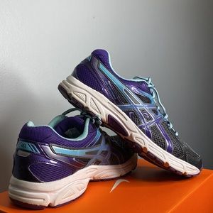 ASICS Sneakers